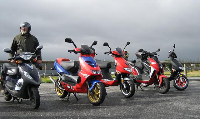 regroup at Airport lookout on Tapleys Hill Rd