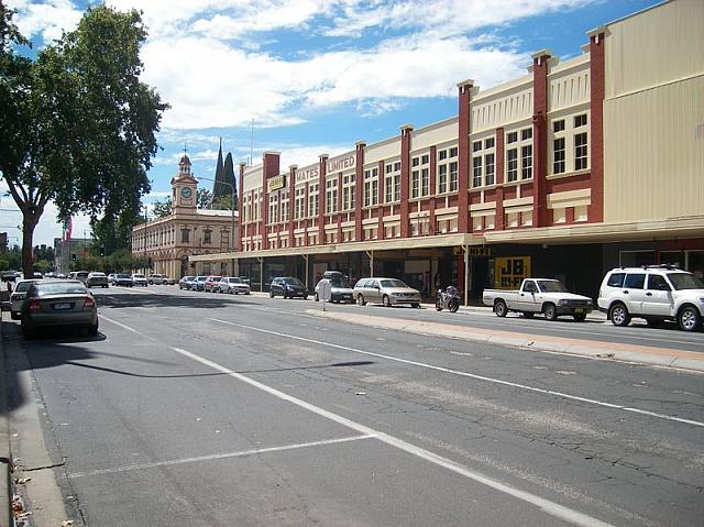 021-Albury main street-21Mar10.JPG