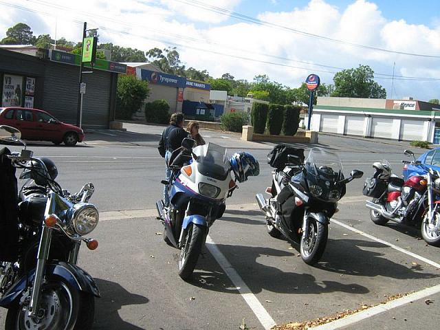 Photo courtesy of Sue (she is the one driving the blue car as her bike is in the shop!)