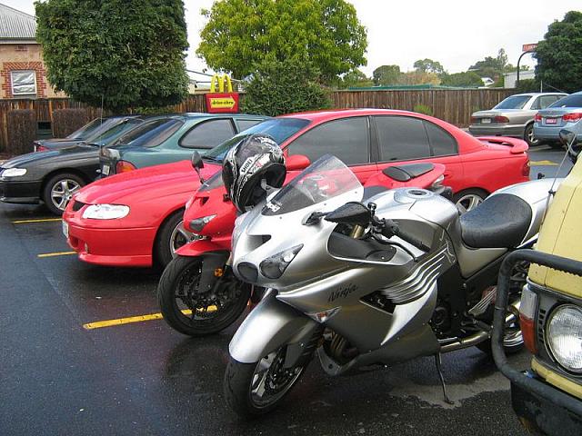 Photo courtesy of Sue (she is the one driving the blue car as her bike is in the shop!)