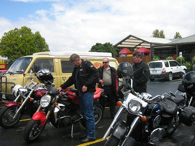 Photo courtesy of Sue (she is the one driving the blue car as her bike is in the shop!)